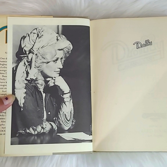 Vintage 1970s 70s Dolly Parton Life Story Memoir Hardback Book Country Music - Picture 9 of 15